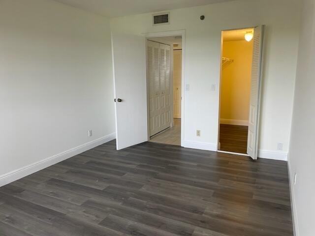 Building Photo - 4640 Lucerne Lakes Blvd