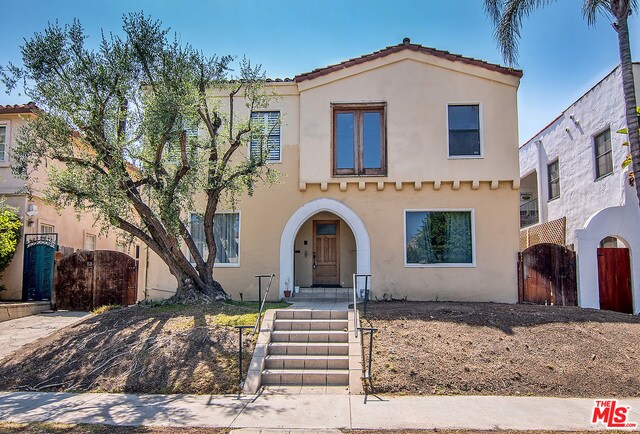 Primary Photo - 531 N Orange Dr