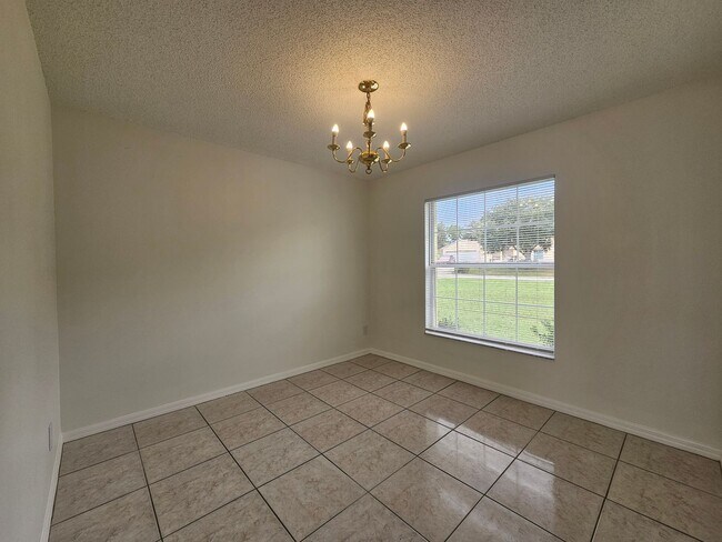 Foto del edificio - 13345 Pinyon Dr