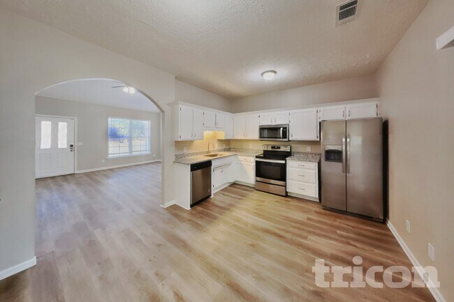 Building Photo - 407 Barking Dr