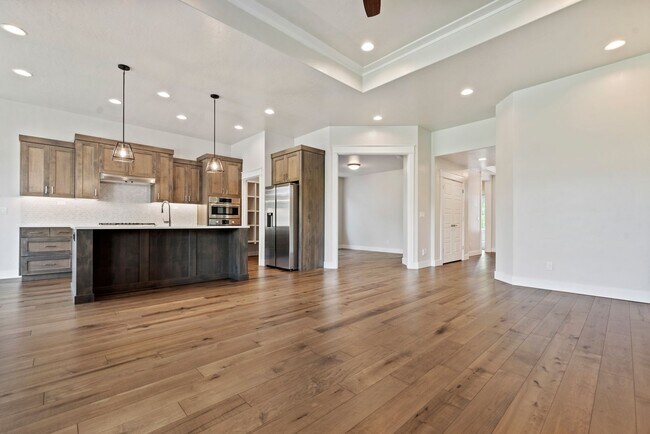 Foto del edificio - 2 bed 2.5 bath premium upgraded home in 55...