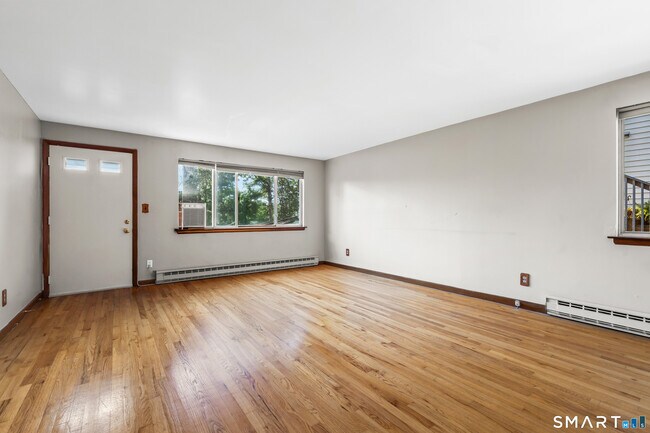 Foto del edificio - 45 Byram Terrace Dr