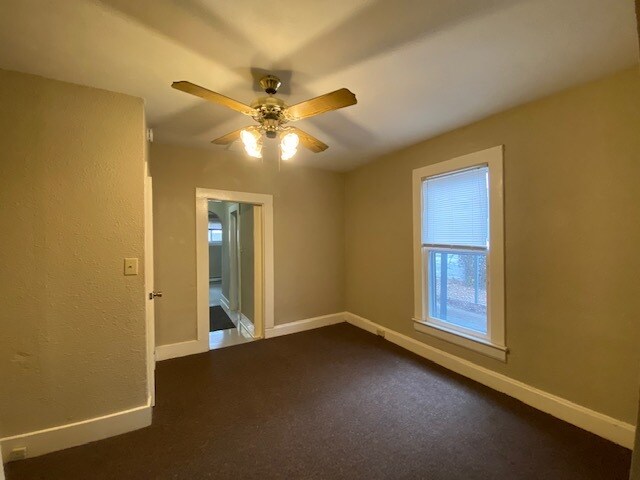 Foto del edificio - 1506 E McDaniel St