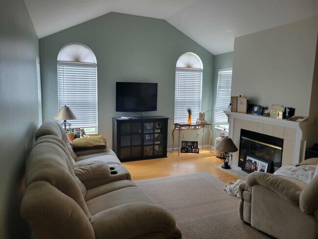 Foto del edificio - Two Bedroom Condo in BG