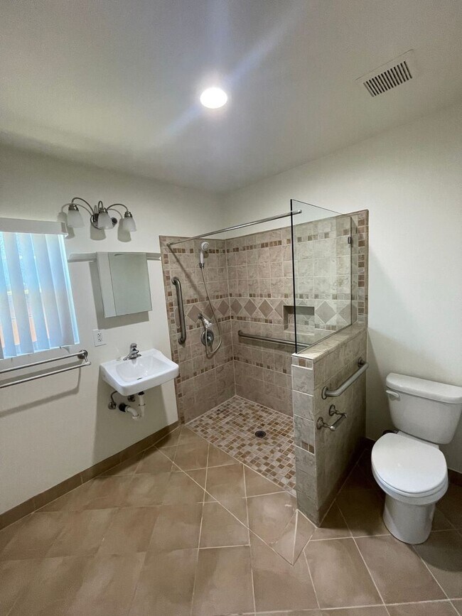 Foto del edificio - 3050 122-124 Allen Street