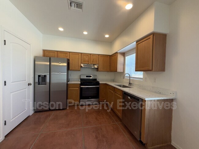 Foto del edificio - 324 W 23rd St