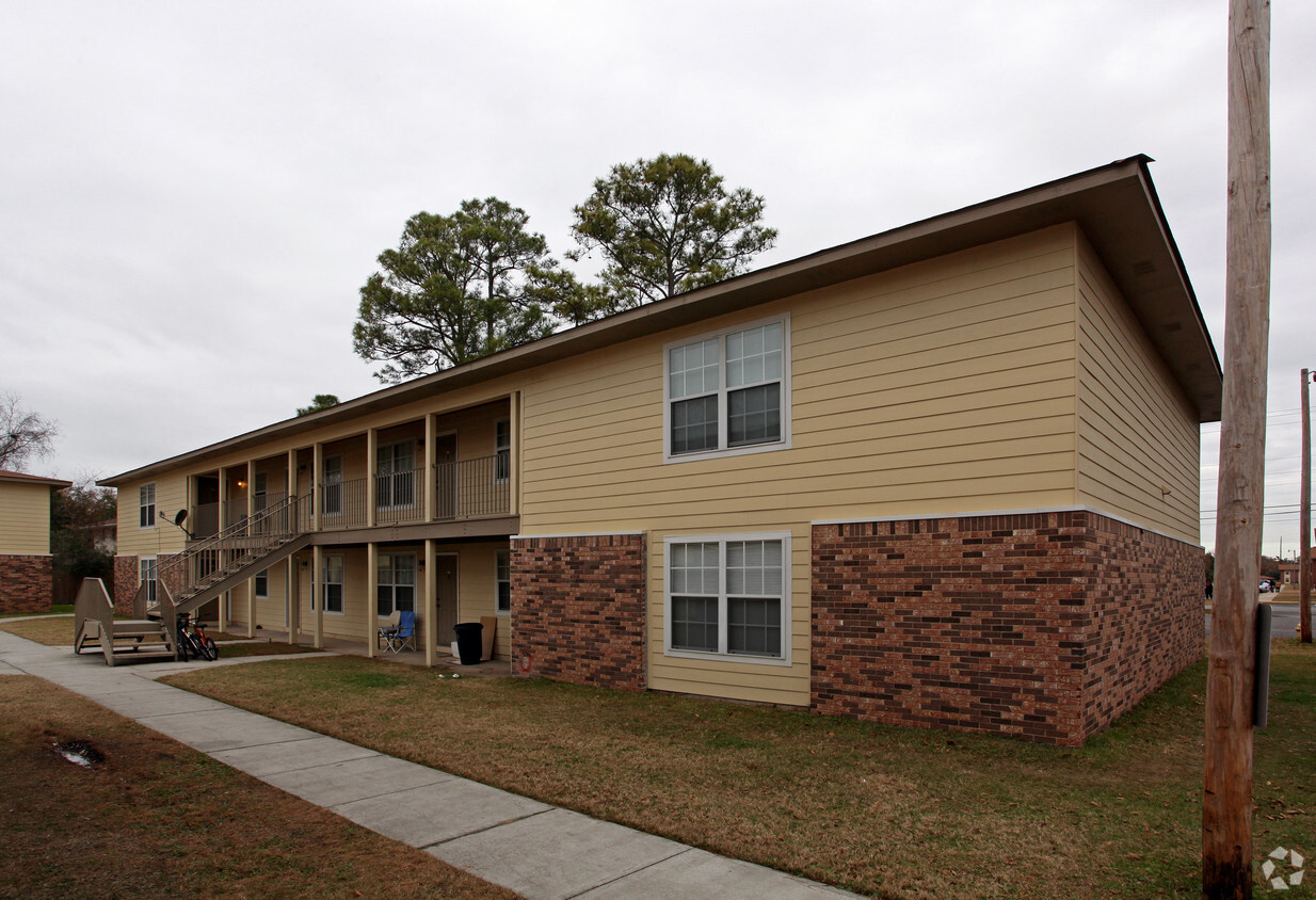 Techos Pinese Apartaments - Tall Pines Apartments