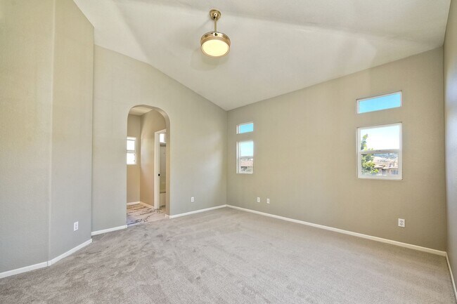 Building Photo - Beautiful Remodeled Detached 3 Bedroom House!