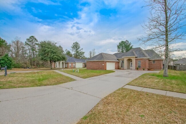 Building Photo - 12600 Woodland Hill Rd