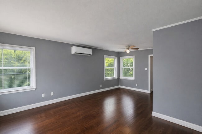 Building Photo - 150 Evergreen St