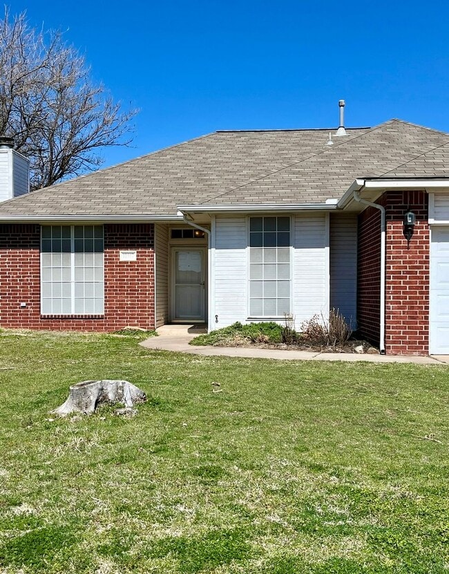 Building Photo - 10517 NW 45th St