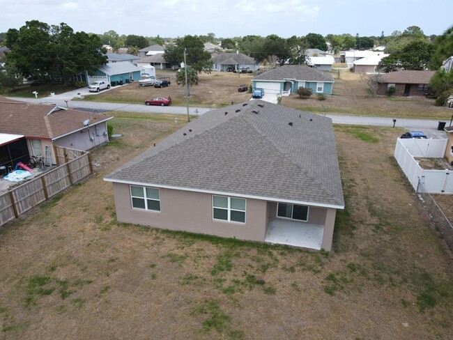 Foto del edificio - Northwest Tremont Avenue, Port St. Lucie, ...