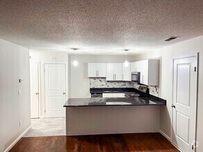 Building Photo - 471 Whalley Ave