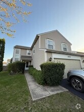 Building Photo - 2404 Lexington Ln
