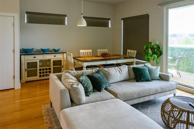 Foto del edificio - 4618 Nichols St