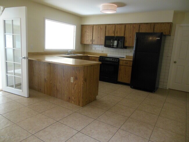Foto del edificio - 7203 W Hatcher Rd