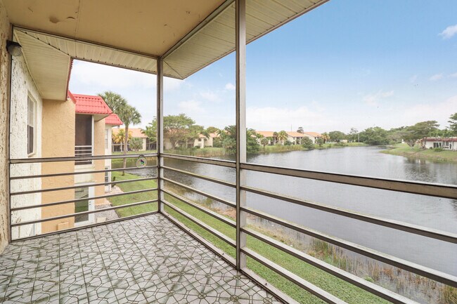 Foto del edificio - 177 Lake Evelyn Dr