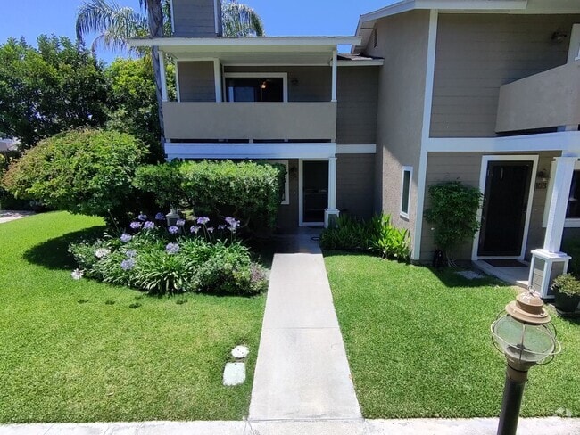 View of front of unit - 2424 Santa Ana Ave