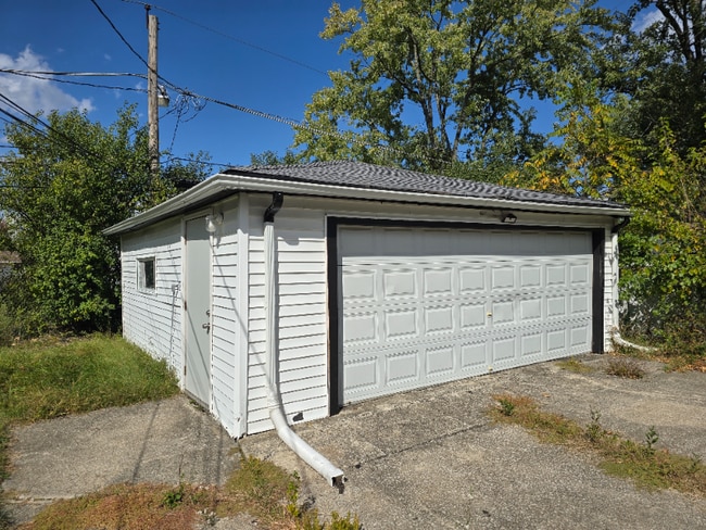 Building Photo - 619 Brookline St