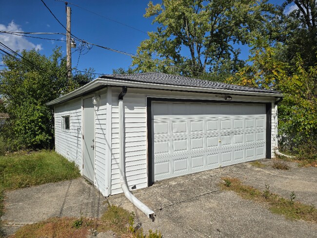 Foto del edificio - 619 Brookline St