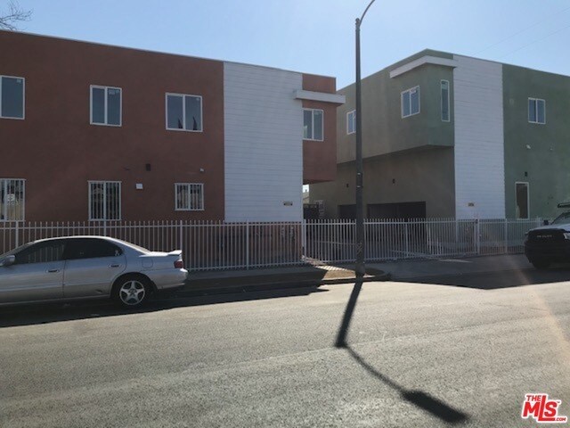 Foto del edificio - 6500 S Main St