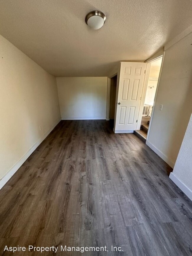 Building Photo - 2 br, 1 bath House - 521 Mayette St