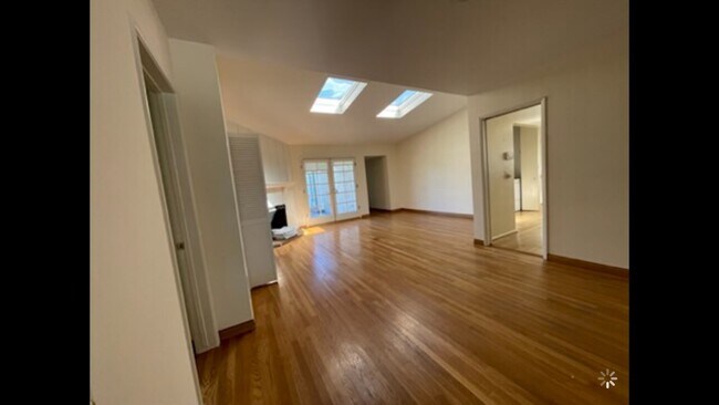 Building Photo - 5750 Aldea Ave