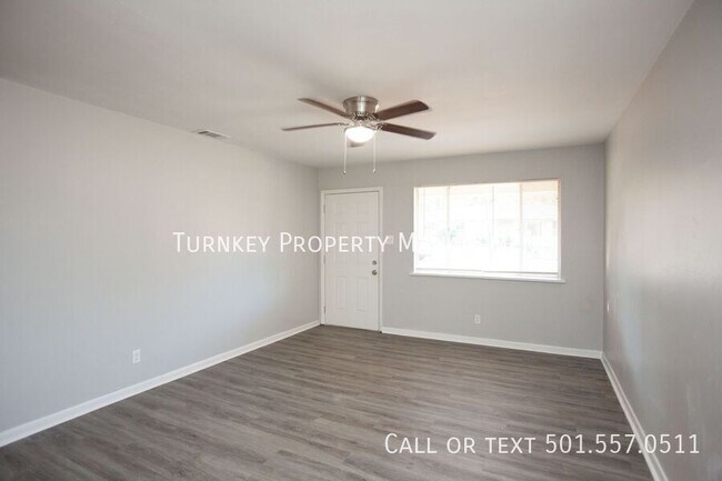 Foto del edificio - 9308 Lew Dr