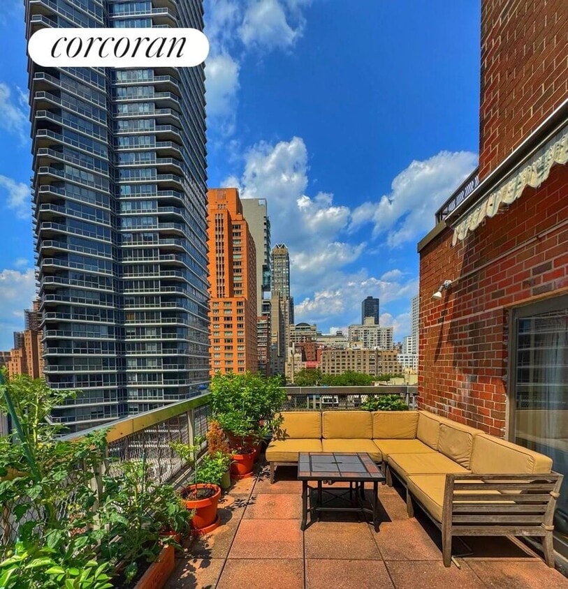 Foto principal - 220 E 60th St