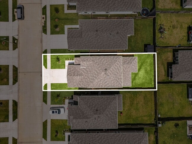 Building Photo - 26270 Arrowleaf Dr