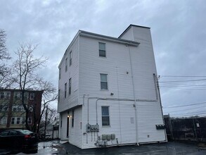 Building Photo - 5 McAvoy St