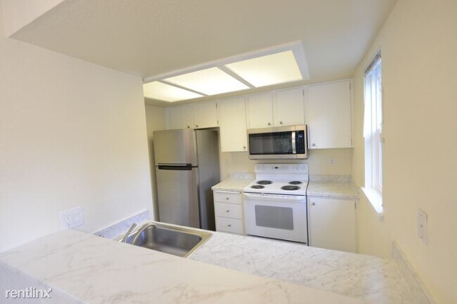 Building Photo - 12645 NE 130th Way