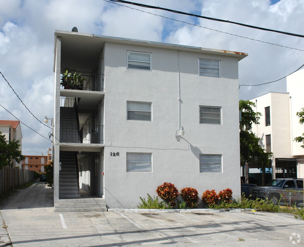 Primary Photo - 126 SW 18th Ave