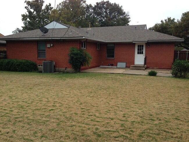 Building Photo - 508 Ridgedale Dr