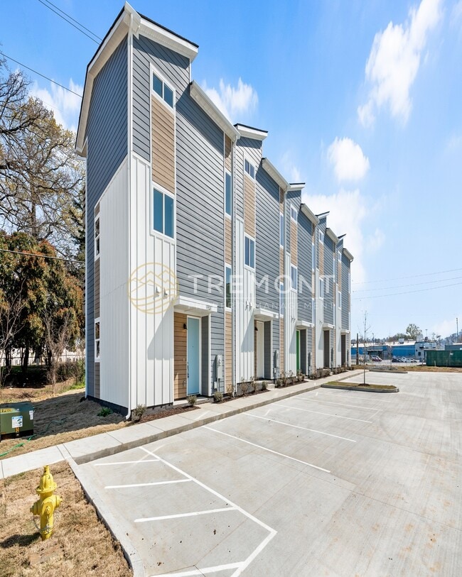 Building Photo - 1220 J Andrews Pl