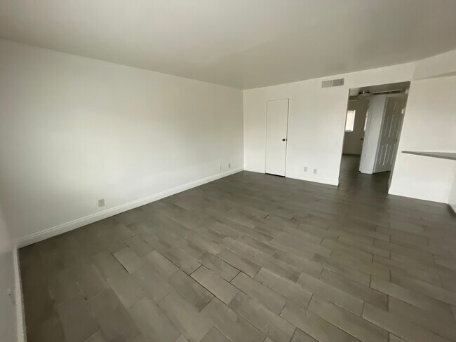 Foto del edificio - 4961 Apollostar Ct