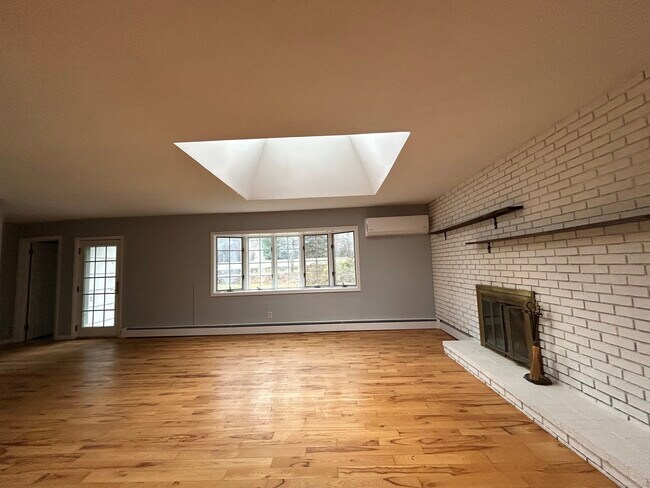 Foto del edificio - 185 Branchville Rd