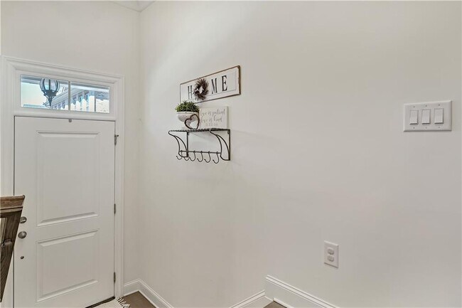 Foto del edificio - 7940 Willoughby Ct