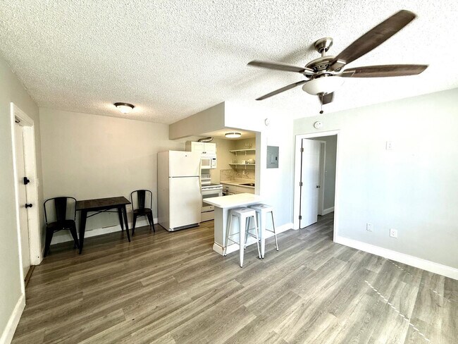 Foto del edificio - 820 NE 17th Ave