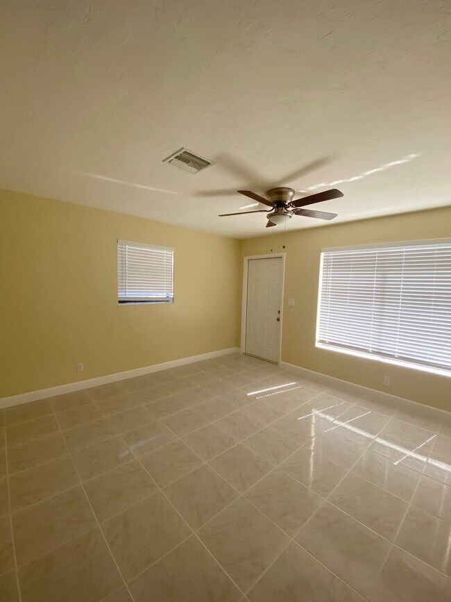 Foto del edificio - 426 SW 14th Ave