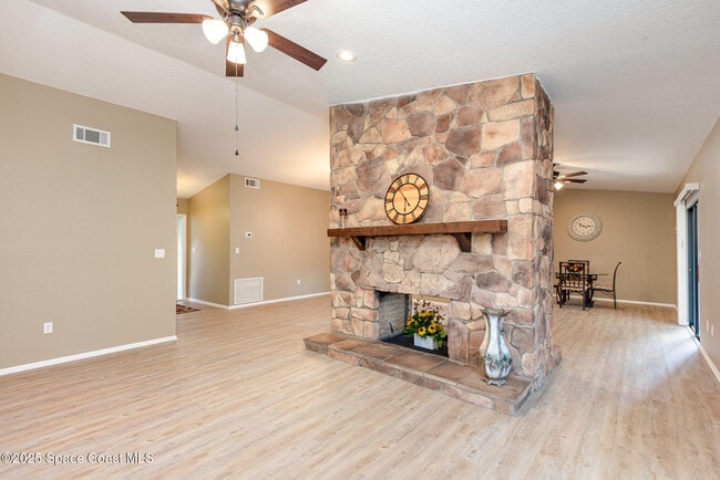 Building Photo - 4805 Squires Dr