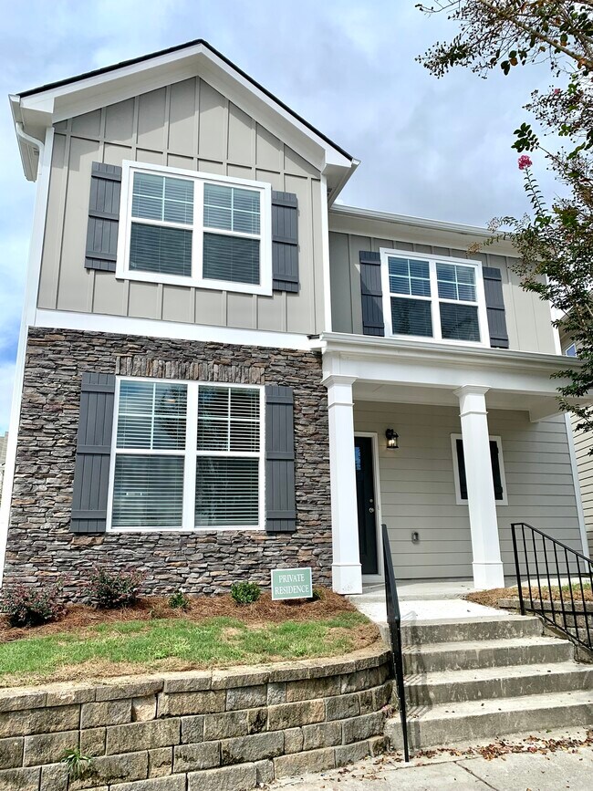Building Photo - 592 Lofty Ln SW