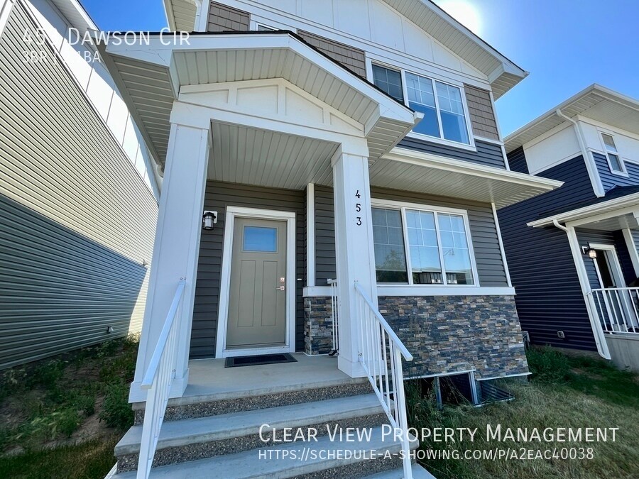 Primary Photo - Bright and open 3-bedroom, 2.5-bathroom de...