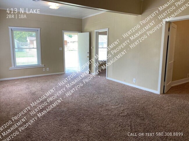 Building Photo - 2 Bedroom 1 Bath home with a large porch!