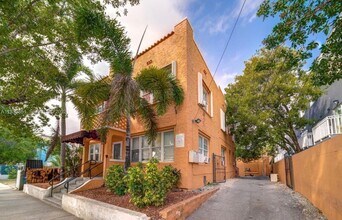 Building Photo - 1429 SW 3rd St
