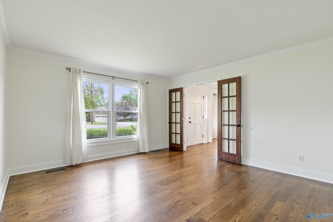 Foto del edificio - 818 Esslinger Rd SE