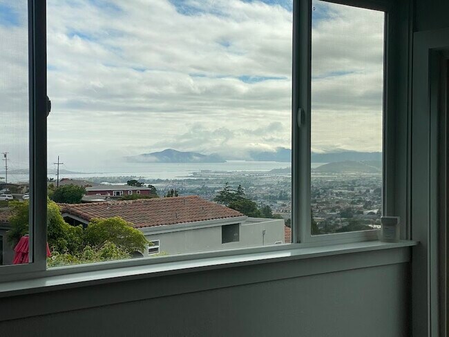 Building Photo - 6805 Del Monte Ave