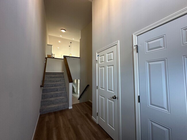 Foto del edificio - 4-Bedroom, 2-Bathroom Twin Home in South Fargo!