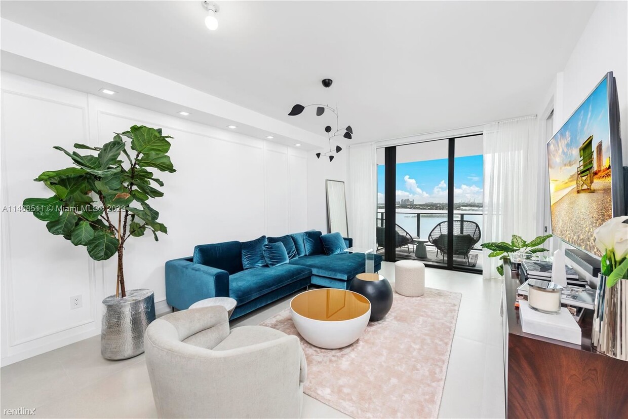 Foto principal - 2 br, 3 bath Condo - 650 NE 32nd St Unit 2602