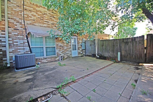 Foto del edificio - 1503 Cedar Cove St